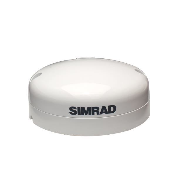 Simrad GS25 10Hz GPS antenne monteret på en båd