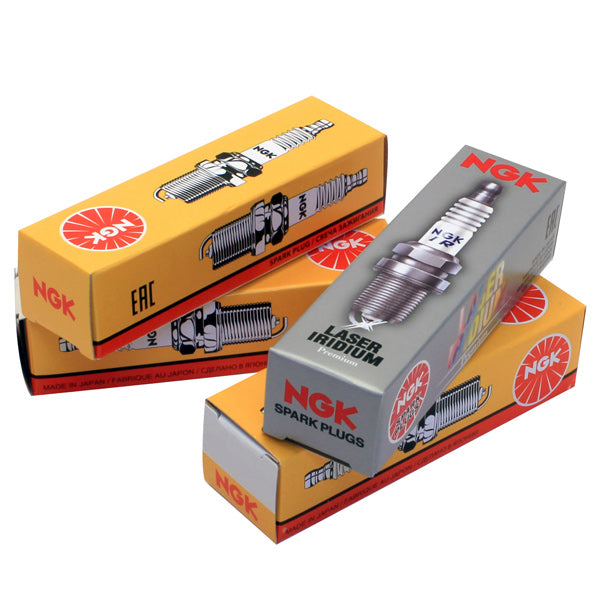 NGK tændrør BPR5FS 2423 set forfra, klar til installation.